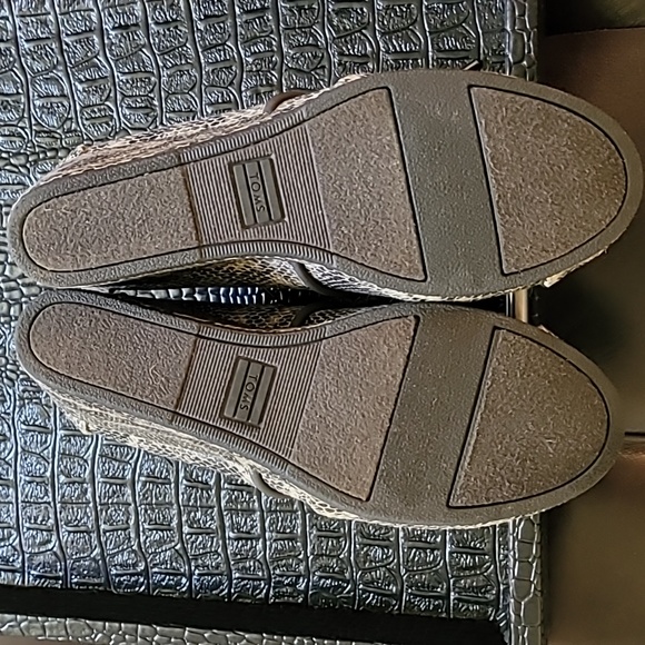 TOMS Kala faux snake print wedge bootie. Black multi. Size 9 - Picture 7 of 11